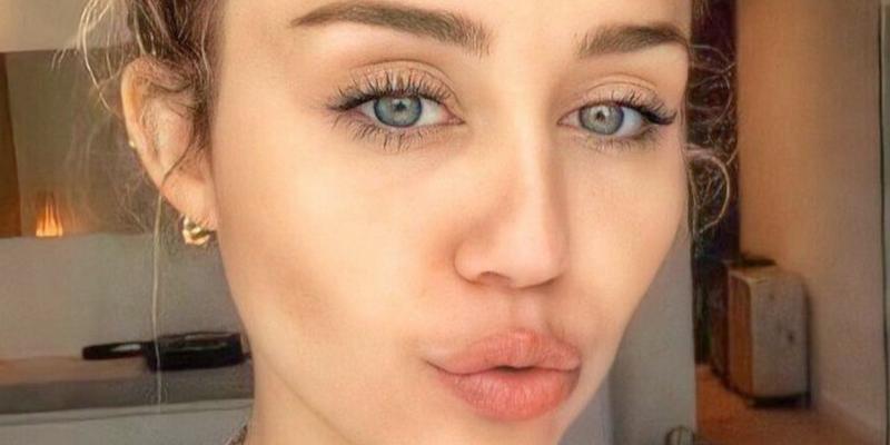 Miley Cyrus close up and pouting