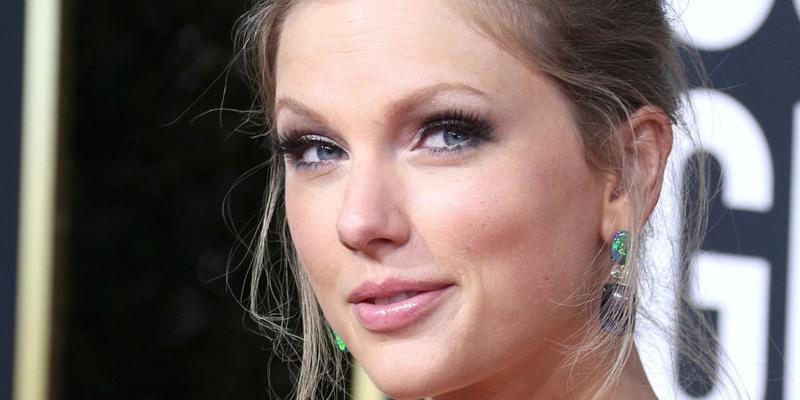 Taylor Swift close up