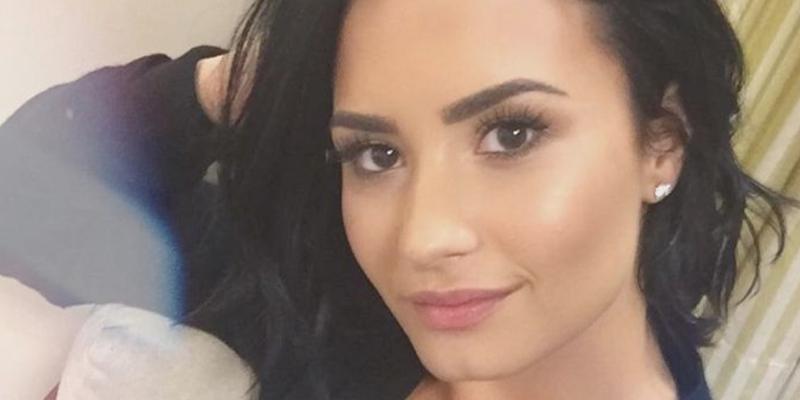 Demi Lovato takes a selfie