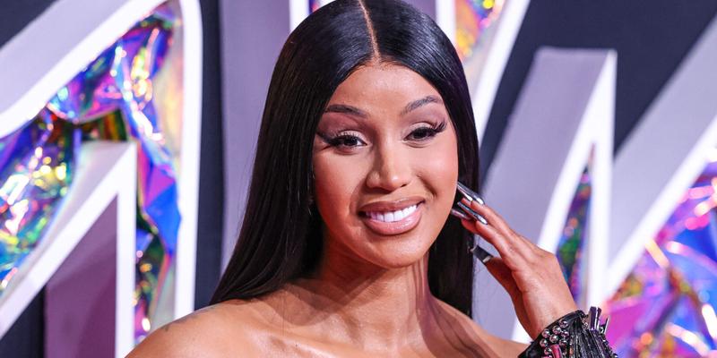 Cardi B wearing a Dilara Findikoglu dress arrives at the 2023 MTV Video Music Awards