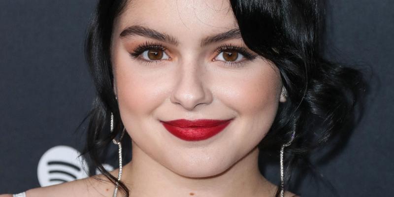 Ariel Winter poses close up