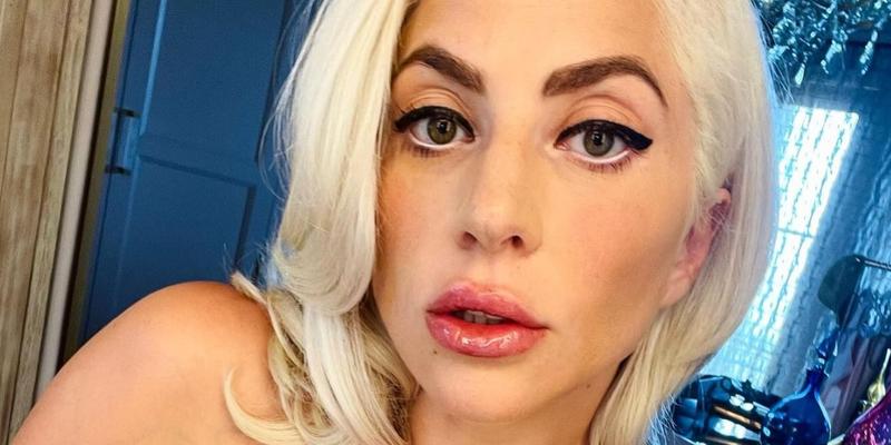 Lady Gaga takes a selfie