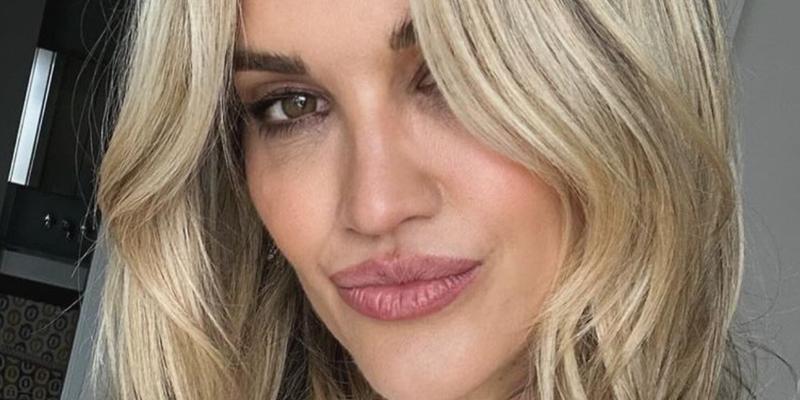 Ashley Roberts takes a selfie.