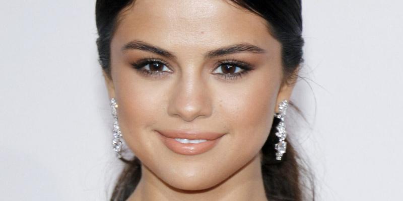 Selena Gomez at 2016 American Music Awards