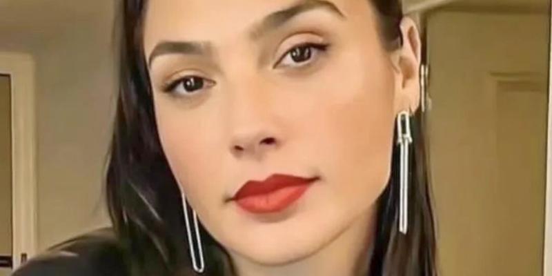 Gal Gadot close up