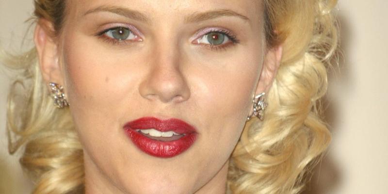 Scarlett Johansson close up