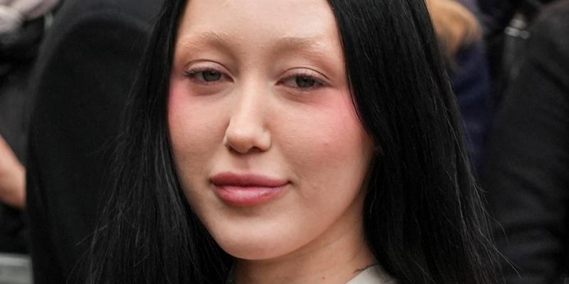 Noah Cyrus close up