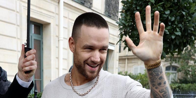 Liam Payne waving