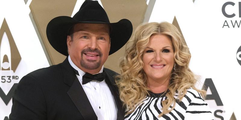 Garth Brooks and Trisha Yearwood at the 53rd Annual CMA Awards