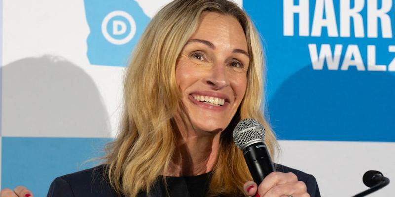 Julia Roberts at Kamala Harris Rally