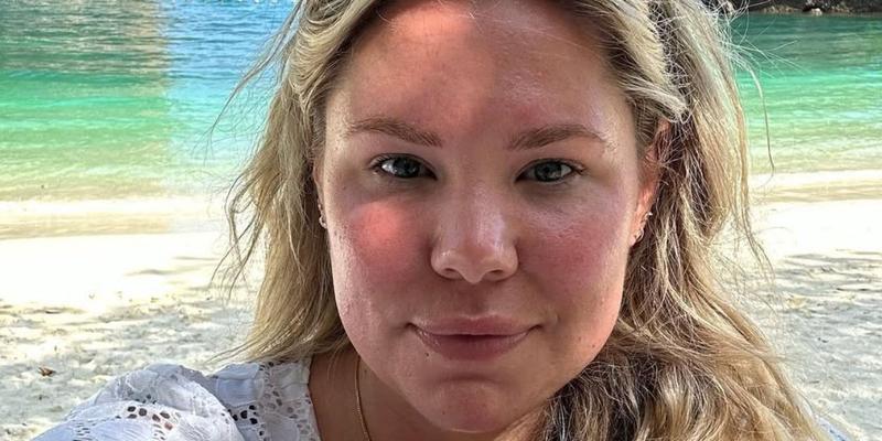 Kailyn Lowry takes selfie