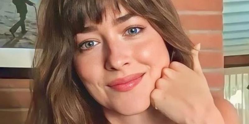 Dakota Johnson close up