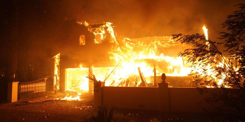 Pacific Palisades Fire in Los Angeles, USA - 8 Jan 2025