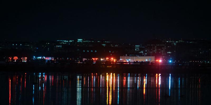 American Airlines 5342 jet with 64 aboard collides with Army helicopter at Reagan Airport near DC