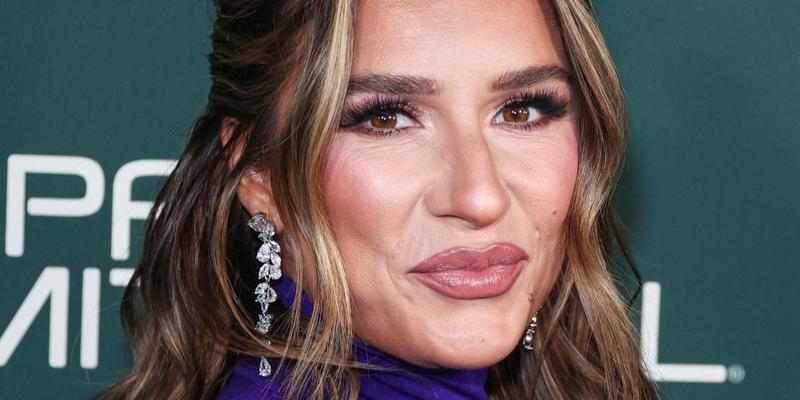 Jessie James Decker close up