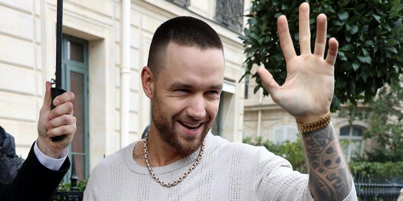 Liam Payne waving