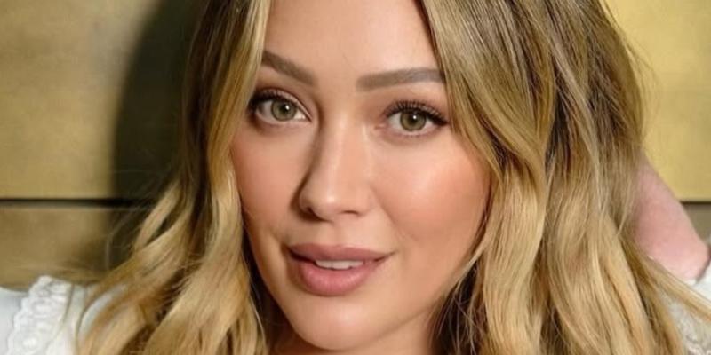 Hilary Duff close up