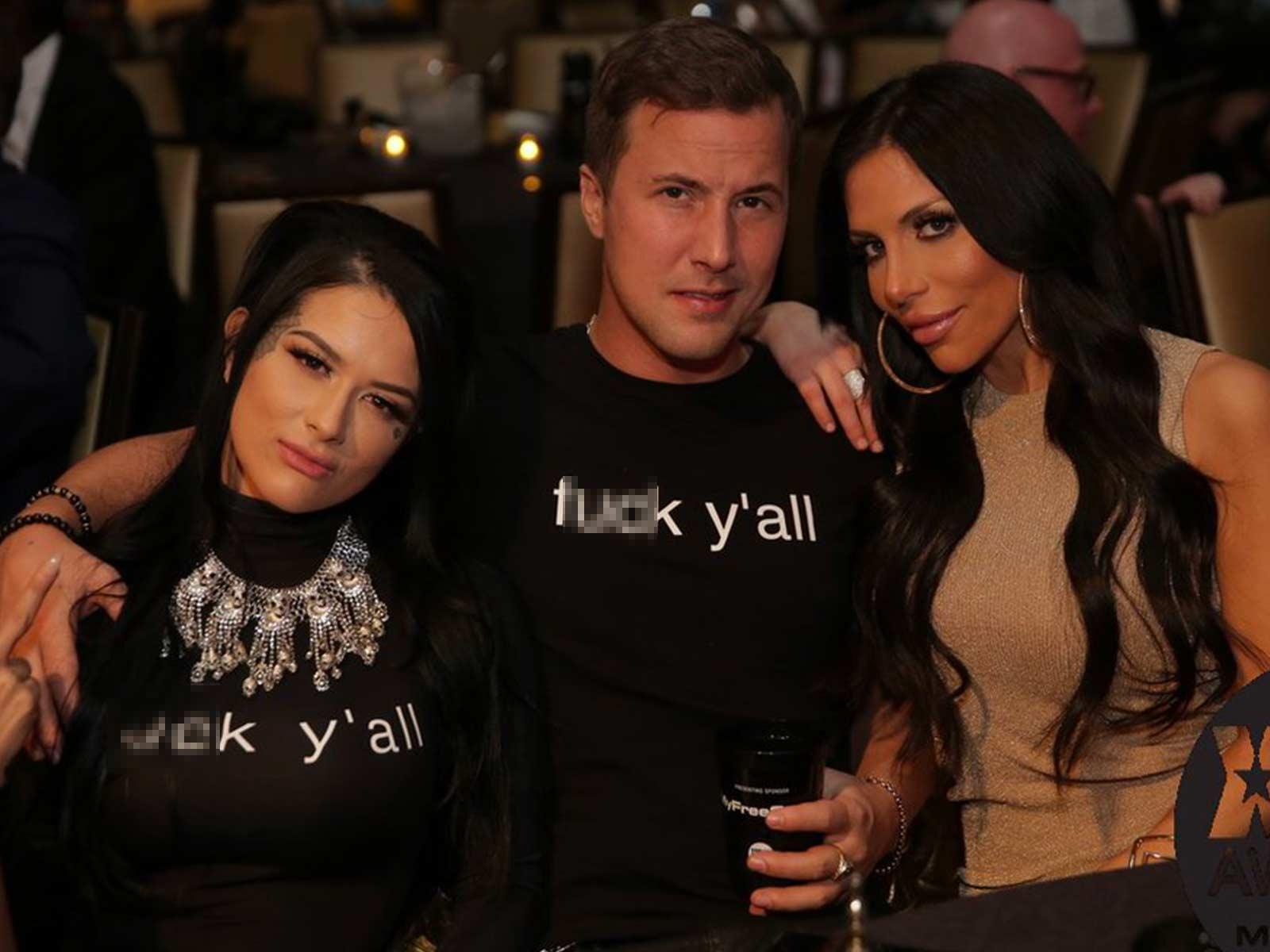 Pornstars Wear ‘F*** Y’all’ Shirts to Honor August Ames and Protest Bullying at Awards Show