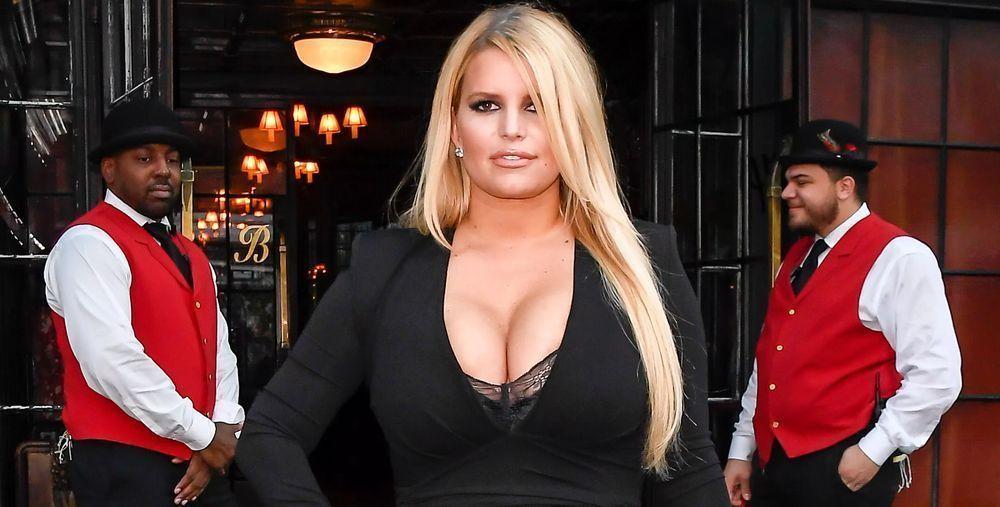 Jessica Simpson Wows In Bombshell Underwear Throwback – 'Housewife