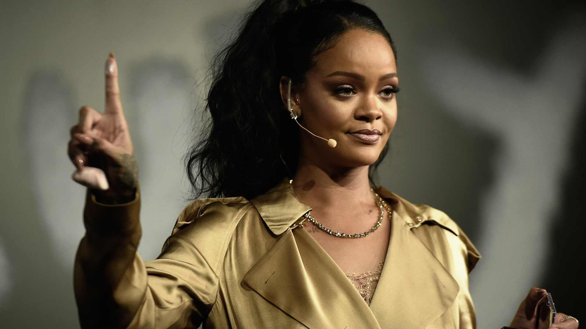 Rihanna’s Dad Denies Exploiting His Famous Daughter in Nasty Family Legal Battle