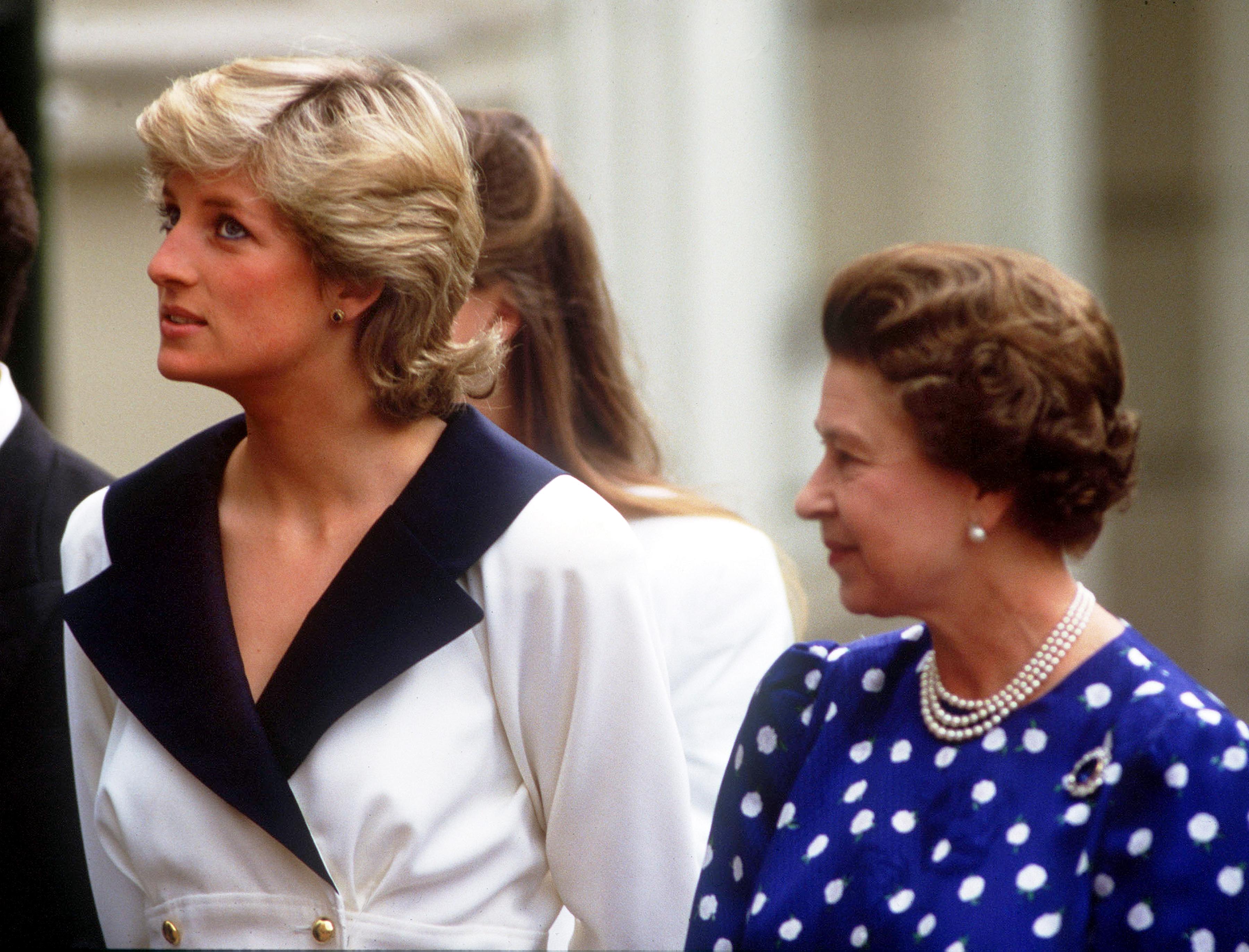 The Public Supported Princess Diana After Divorce From Prince Charles Why Was The Queen