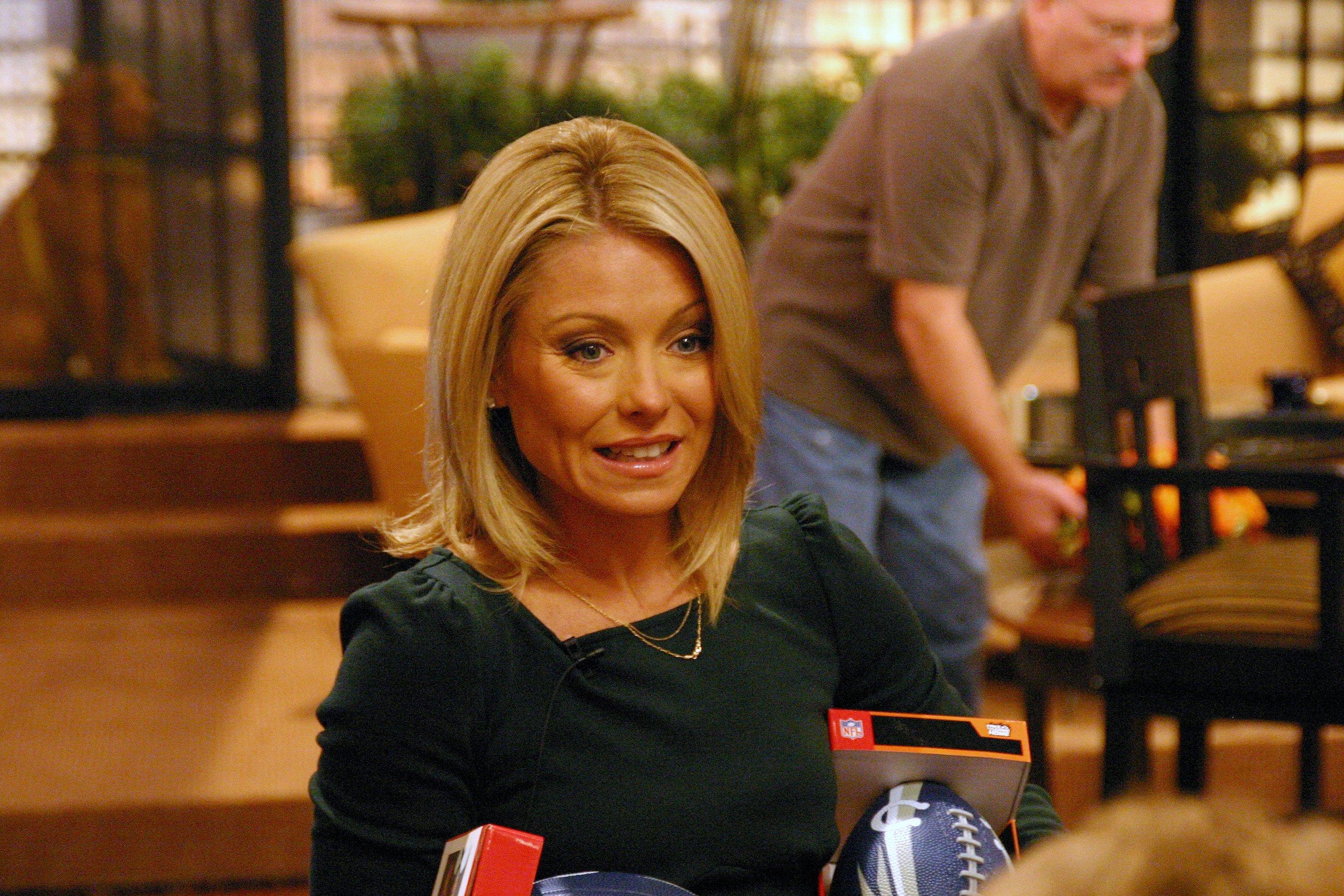 Here Is Why Kelly Ripa Quit Drinking The Blast