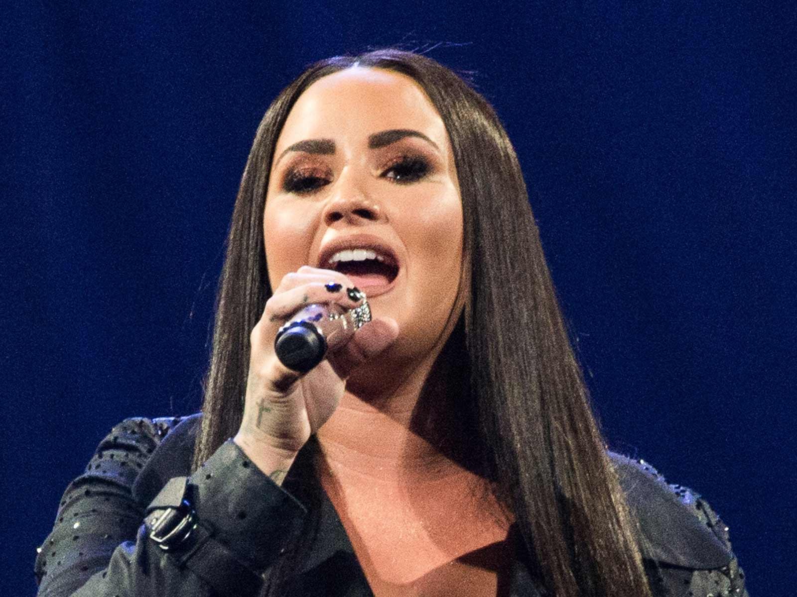 Demi Lovato Hospitalized Over Medical Emergency, Sources Close to Star Dispute Heroin Claim (UPDATE)