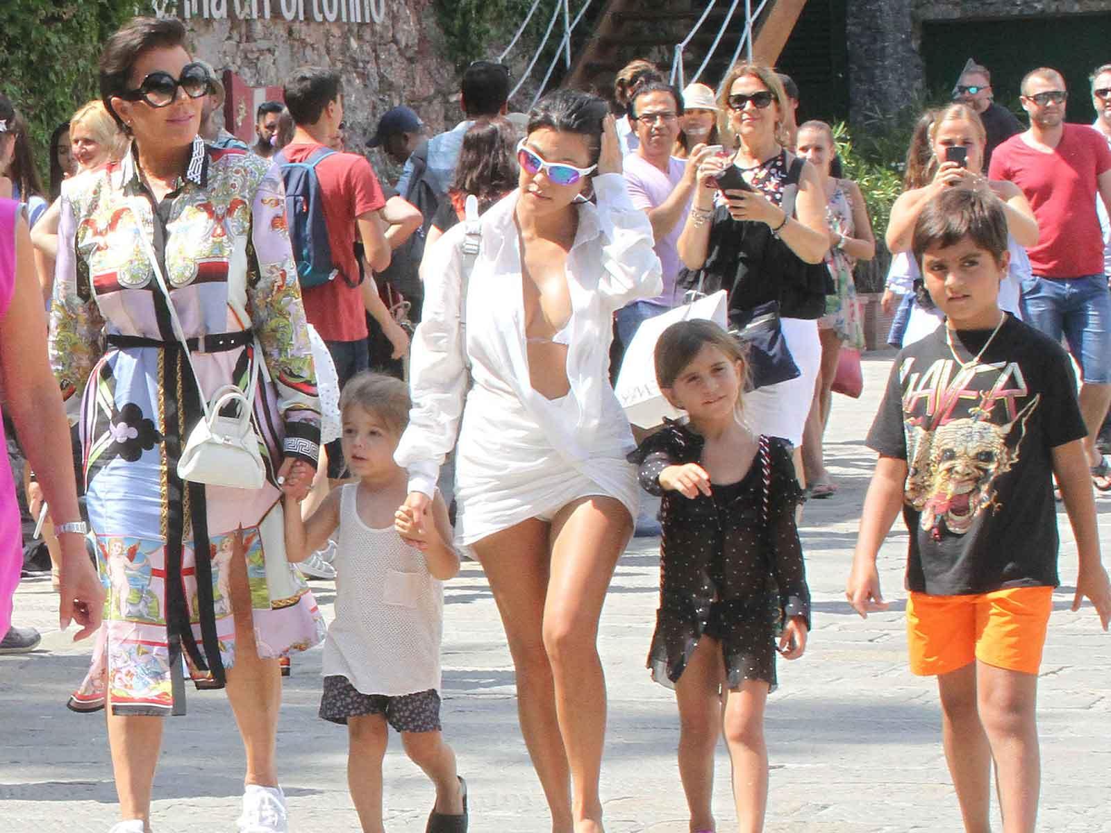 Buongiorno! Madre Kris Jenner Joins Kourtney And the Grandkids On Italian Vacay
