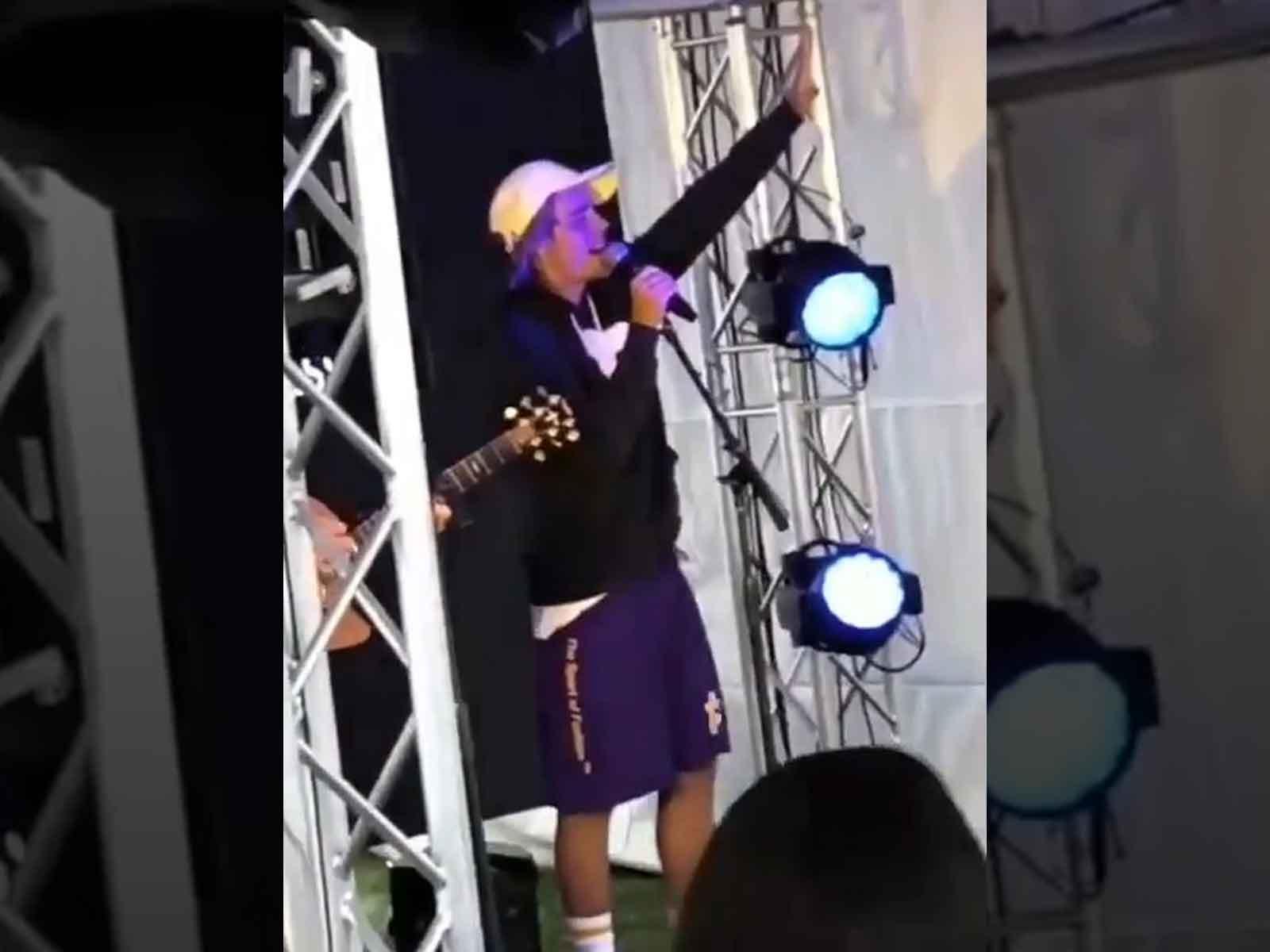 Justin Bieber Performs for the First Time in Months in Lowkey Coachella Set