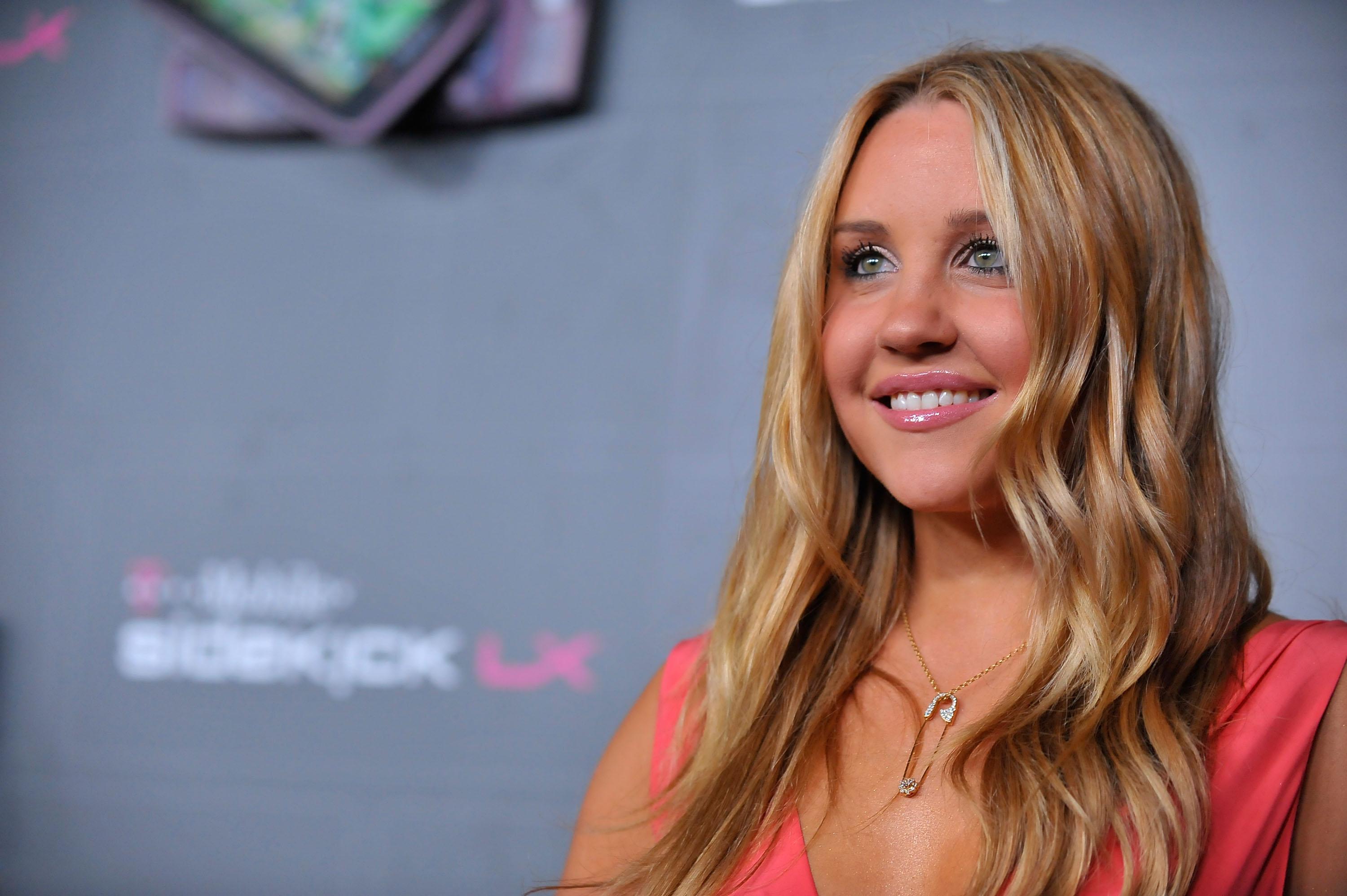 Amanda Bynes Addresses Mother’s Conservatorship ‘Issue’ with Instagram Post