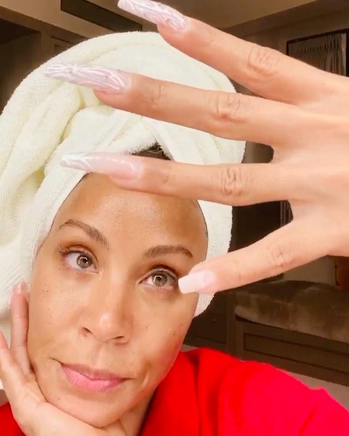 Jada Pinkett Smith's Home Workout Is A Real Drag, Literally ... And She ...