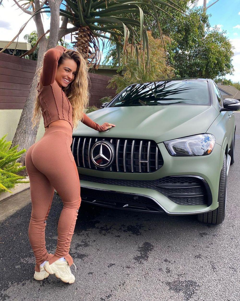 Sommer Ray Reveals Giant Body Part During Forgetful Weekend The