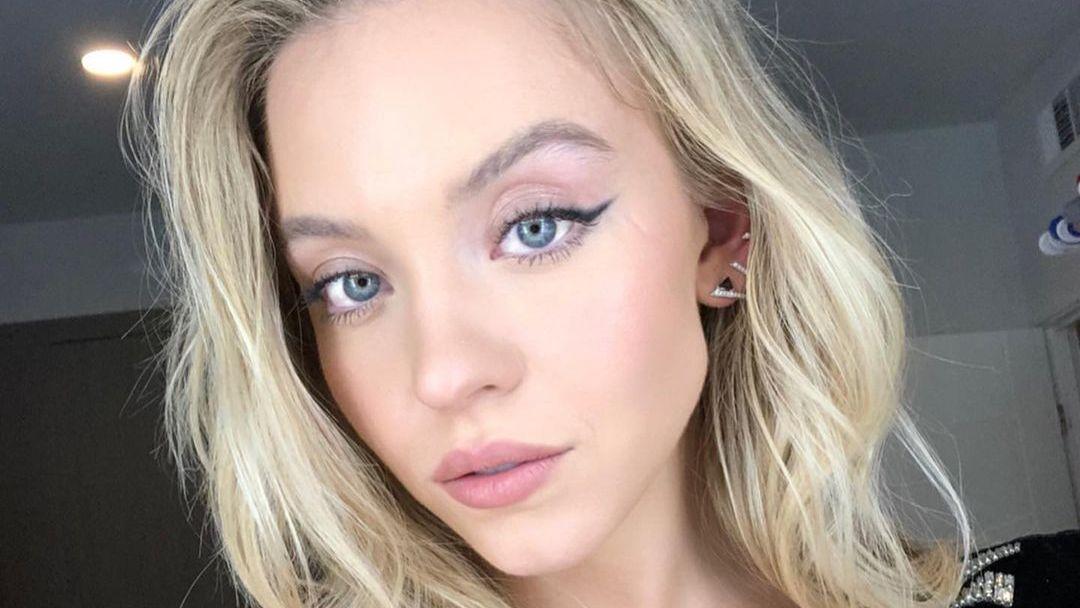 Sydney Sweeney Posts Prom Picture With Girlfriend, Twitter Loses It