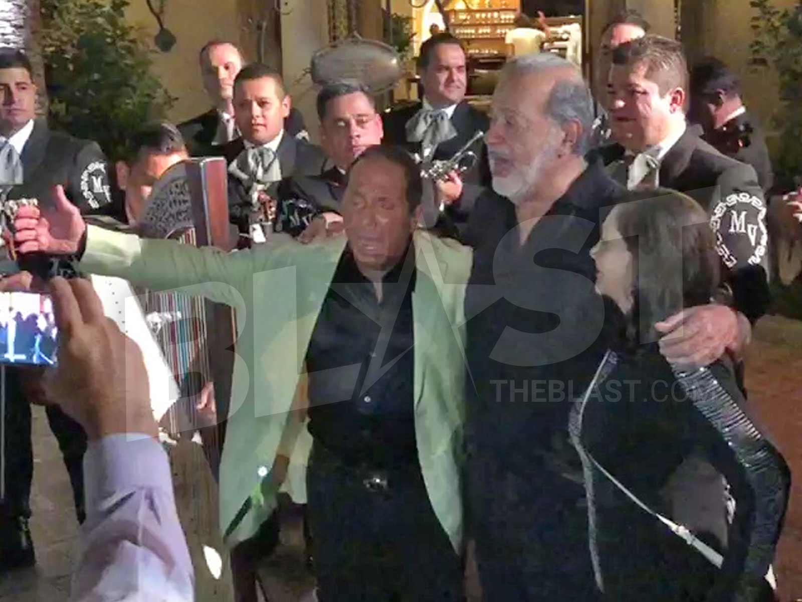 Billionaire Carlos Slim Sings With Paul Anka During Private Performance at Canelo/GGG Fight After-Party