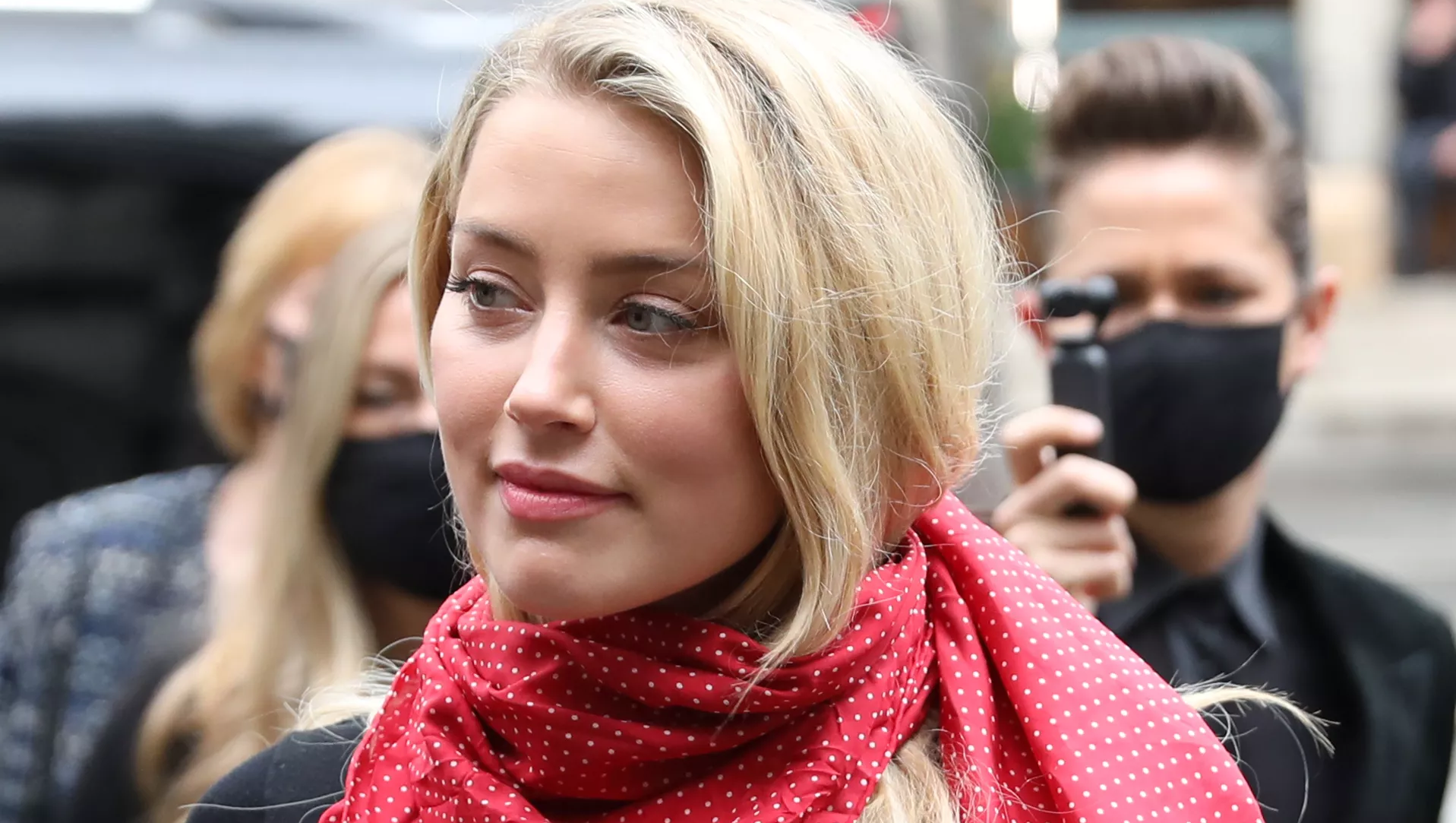 Amber Heard DENIES Pooping In Johnny Depp’s Bed After Blow-Out Fight!