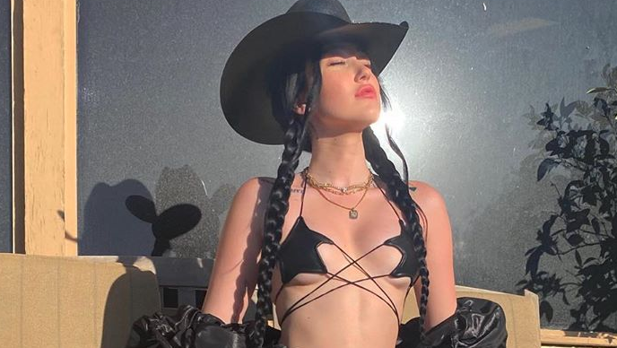 Noah Cyrus Highlights 'WAP' Gap In Kitchen G-String - The Blast