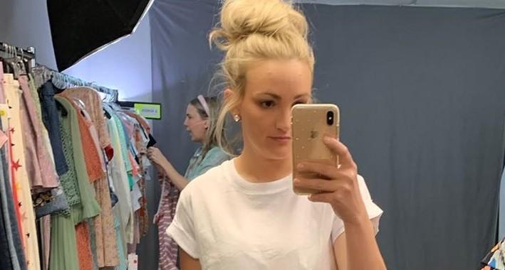 Britney Spears’ Sister Jamie Lynn Flaunts Smoking Body In Tiny Shorts For Bombshell Selfies