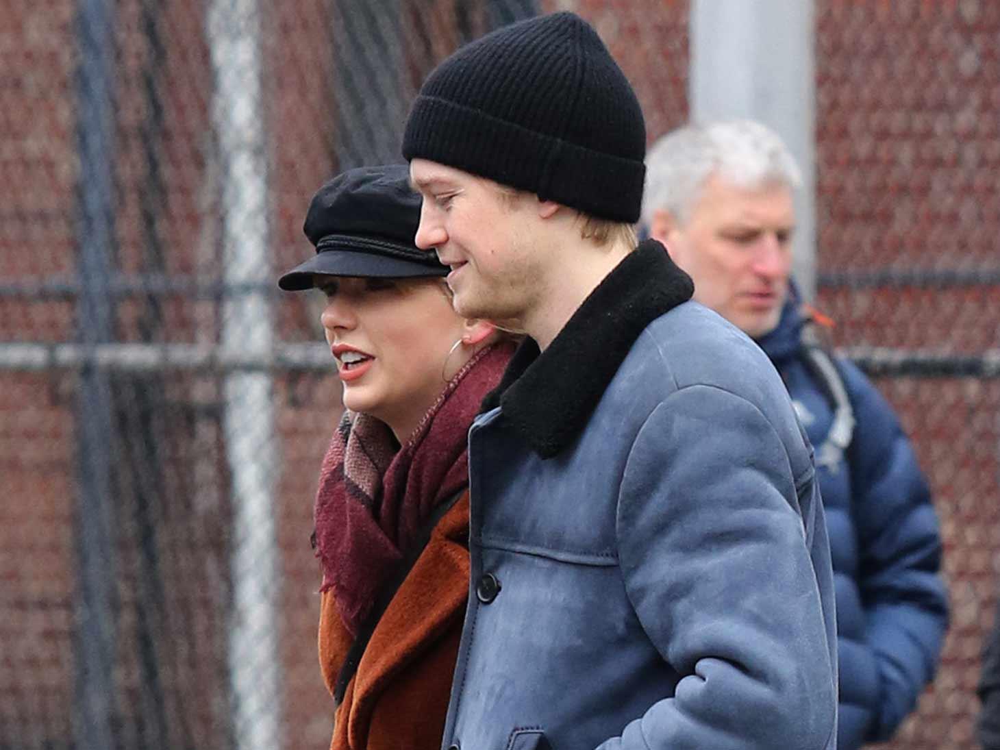 Taylor Swift and Joe Alwyn Stroll Though NYC Hand-in-Hand