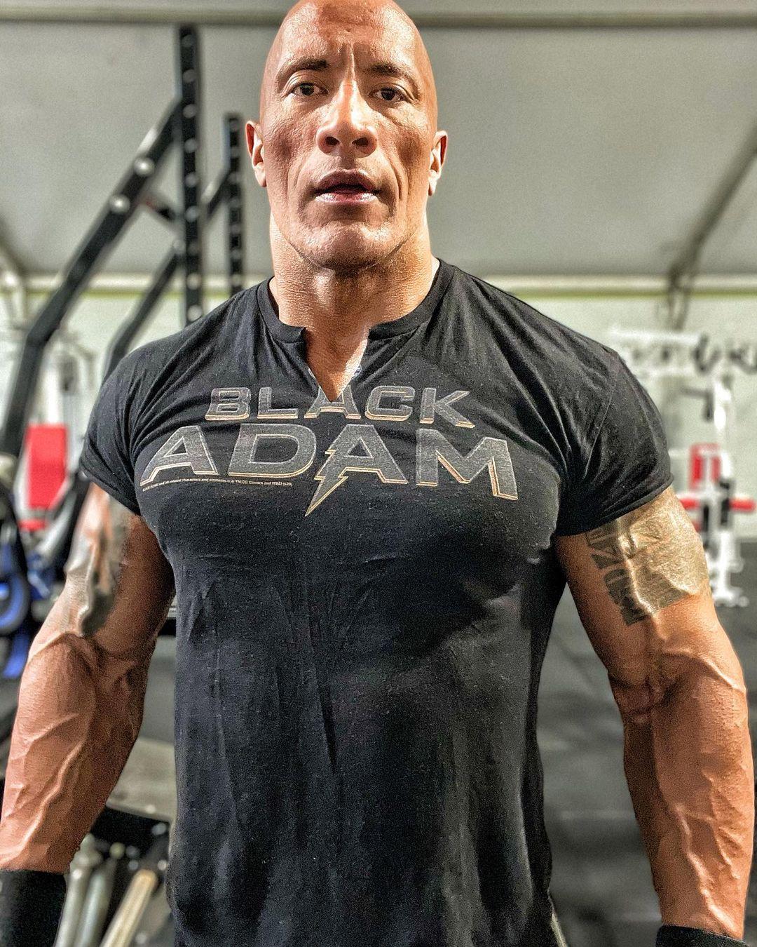 Dwayne 'The Rock' Johnson Flaunts Insanely RIPPED Body While Training ...