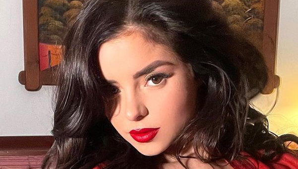 Demi Rose Shares Shockingly Beautiful No-Makeup Selfie For The First Time Ever
