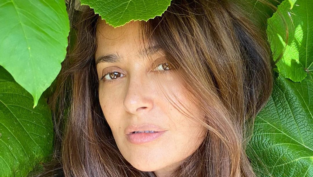 Salma Hayek Shows Off Her Juicy Figs That She Picked Herself - The Blast