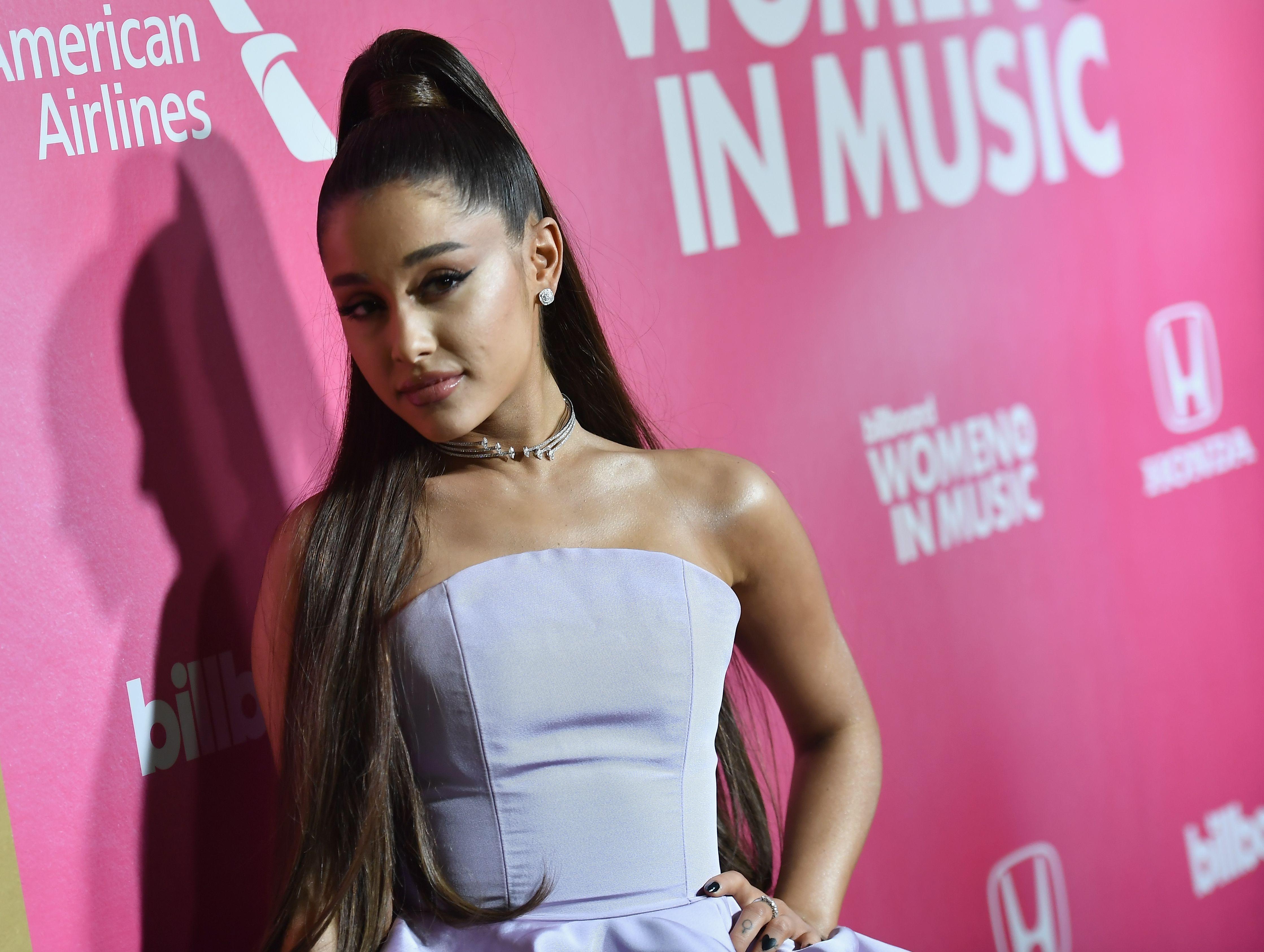 Ariana Grande Accused Of Wearing The Same Two Outfits For Years Responds To Critics The Blast 5037