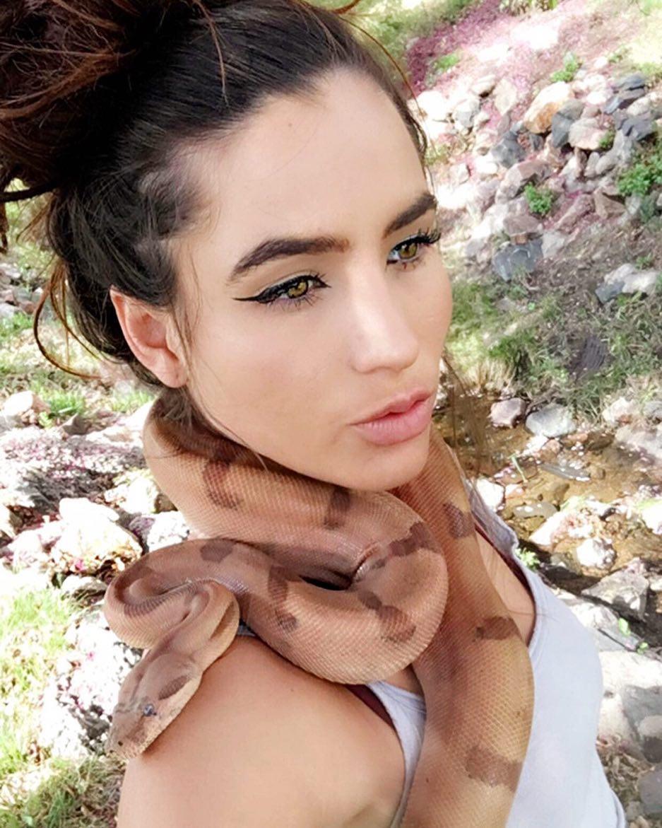 Sommer Ray's Younger Sister Teases OnlyFans In Curvy Shots - The Blast