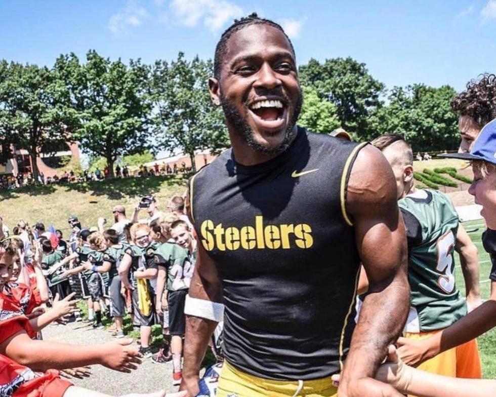 Antonio Brown Trolls James Harrison With ‘Friday’ Burn After Steelers Release