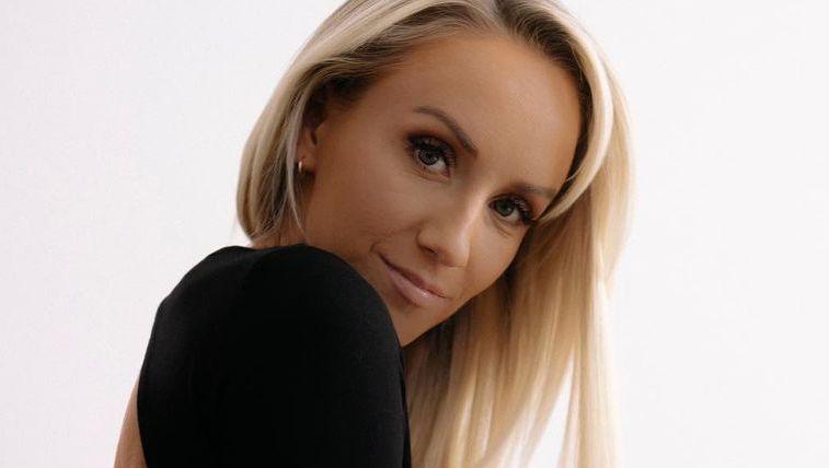 Gymnast Nastia Liukin Arches Back In Swimsuit Without Front