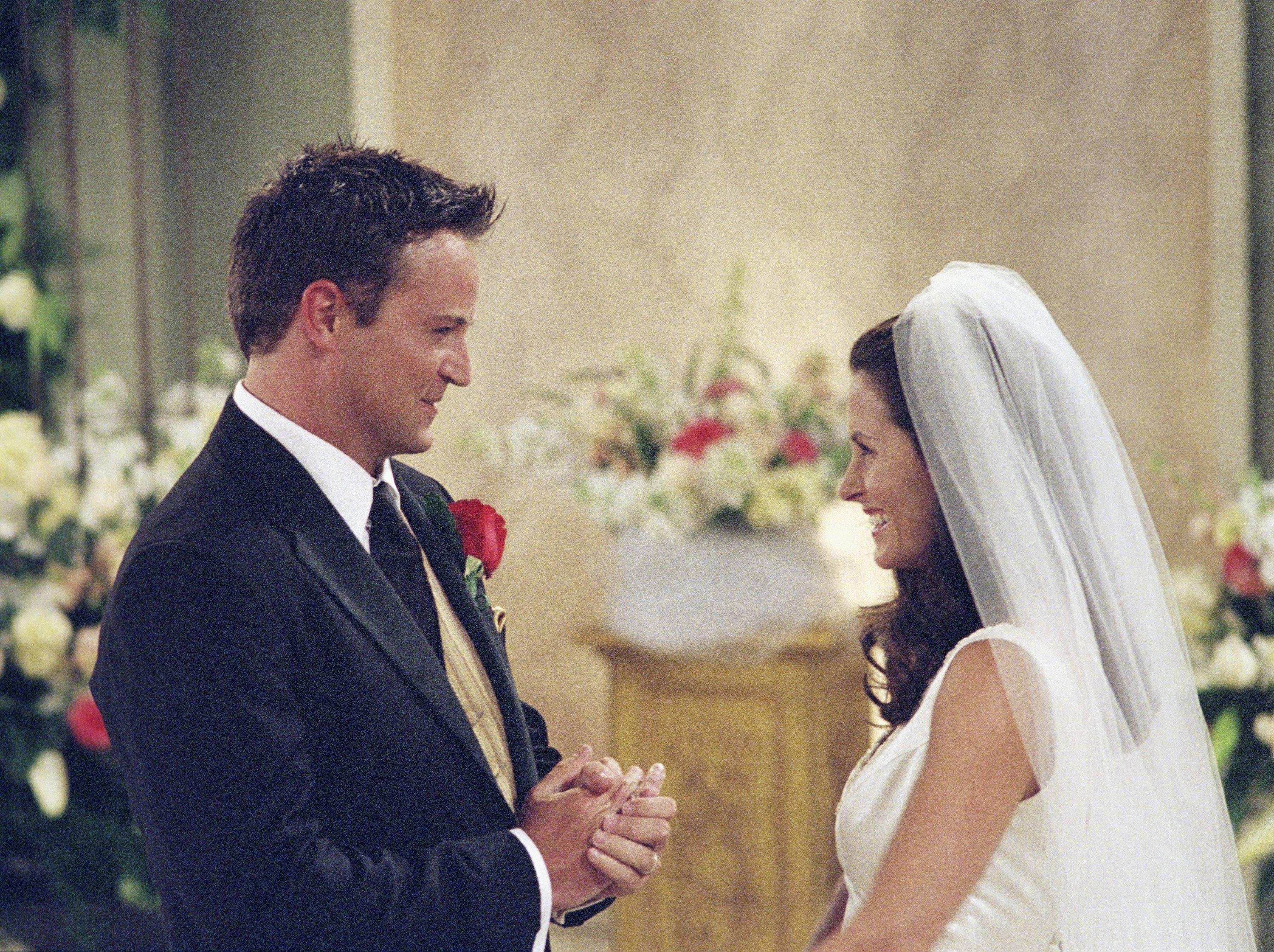 Are Chandler And Monica In Love In Real Life?!