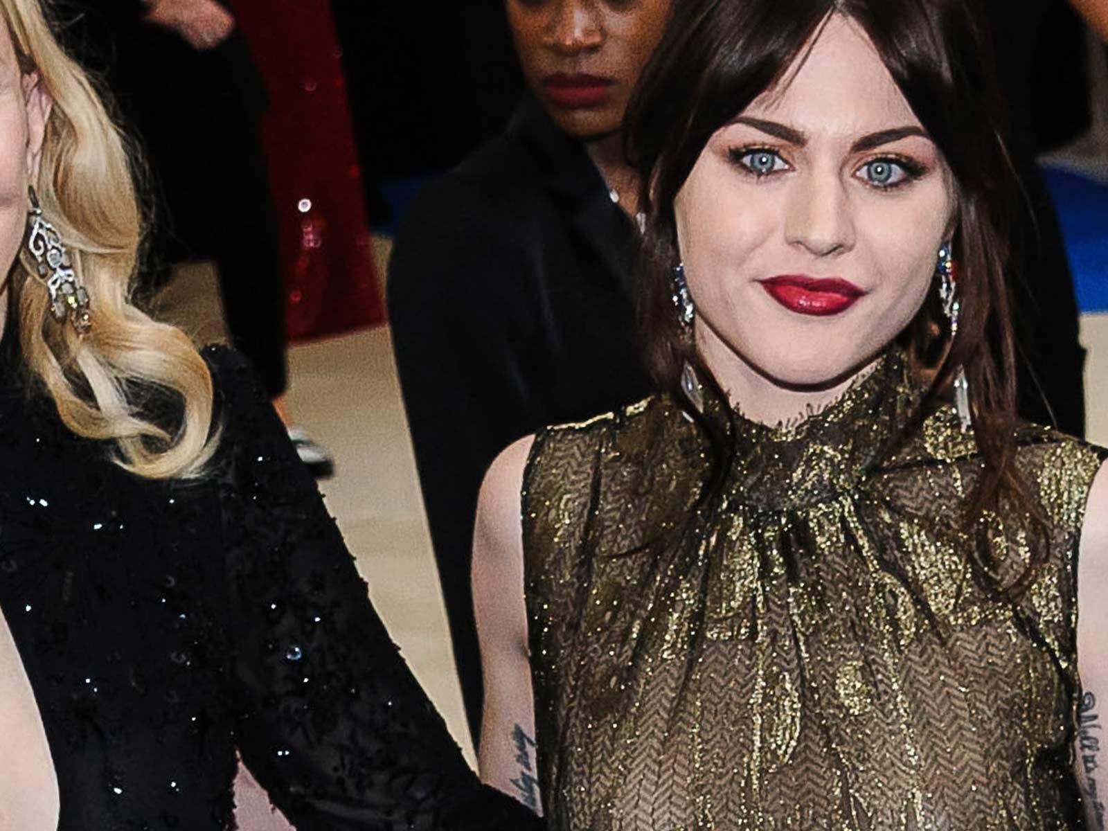 Frances Bean Cobain Is Officially Single, But Still Working Out Property and Cash