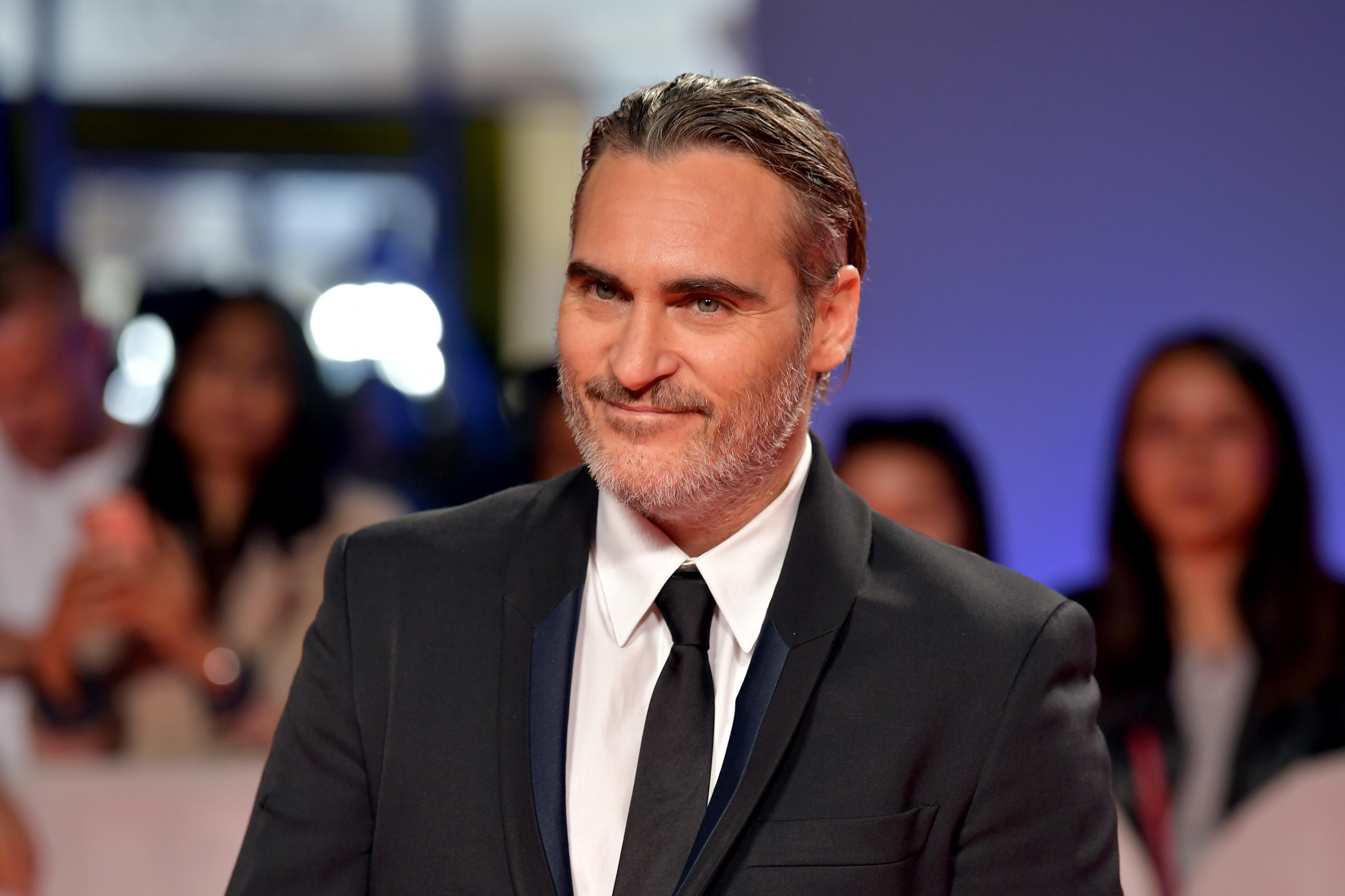 Joaquin Phoenix Was Rude To Reporters, ‘Tricked’ Into The Press Room After His Golden Globe Win