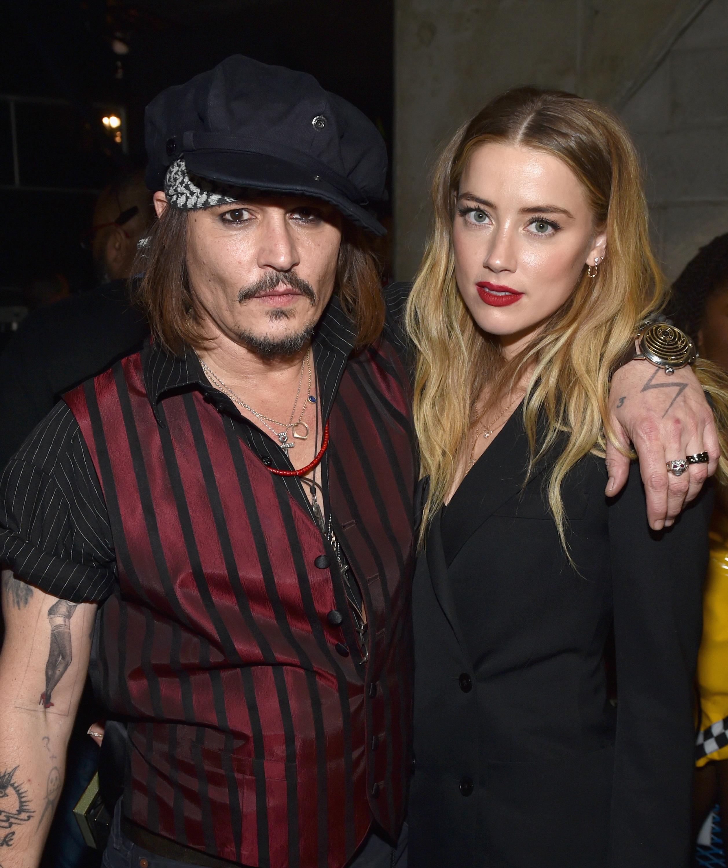 Amber Heard Reveals Her Mother Has Died - 