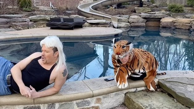 Watch Jenny McCarthy And Donnie Wahlberg Recreate ‘Tiger King’ Joe Exotic’s Music Video